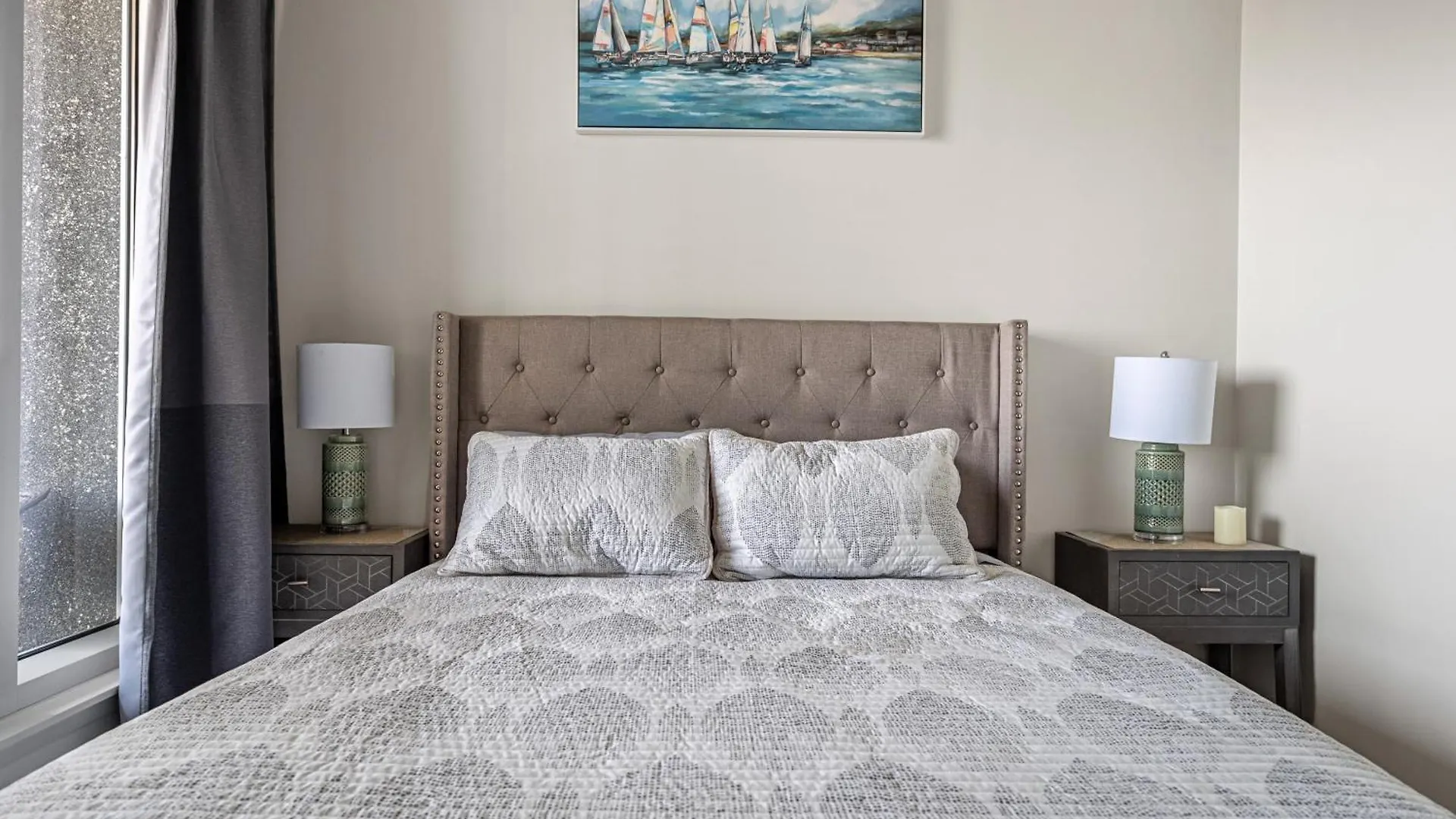 Chic 2Br Condo In Vibrant Downtown Calgary