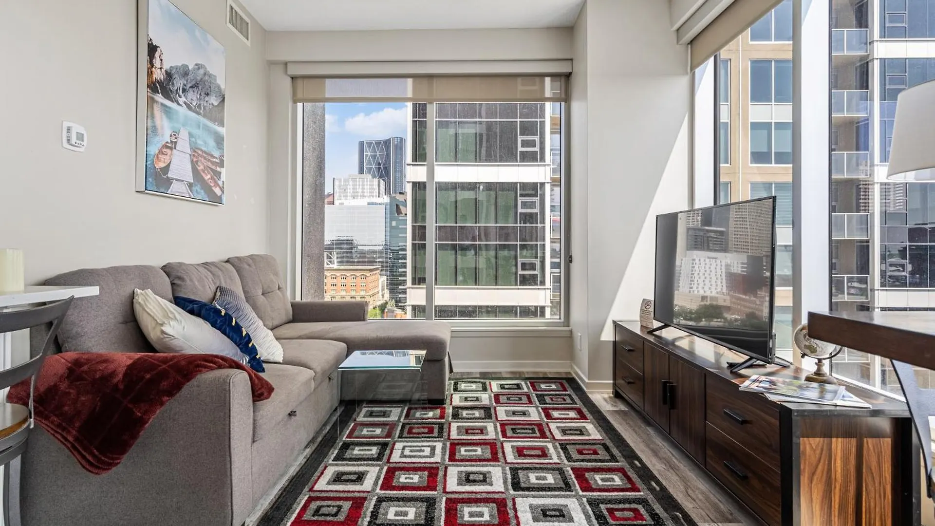 Chic 2Br Condo In Vibrant Downtown Calgary Apartment
